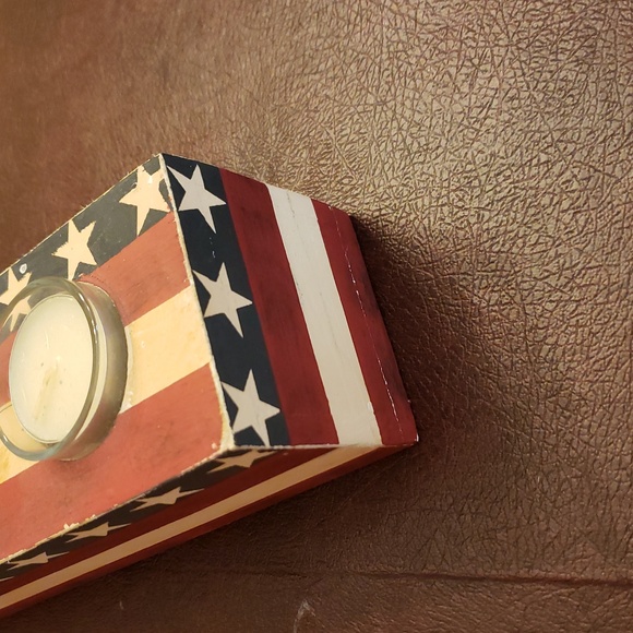 Coldwater Creek Patriotic Candle Holder with Stars and Stripes - Picture 5 of 11